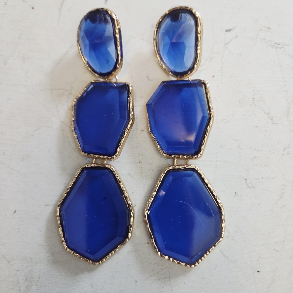 NWOT Fashion Couture Blue Chunky Earrings 4 Inches